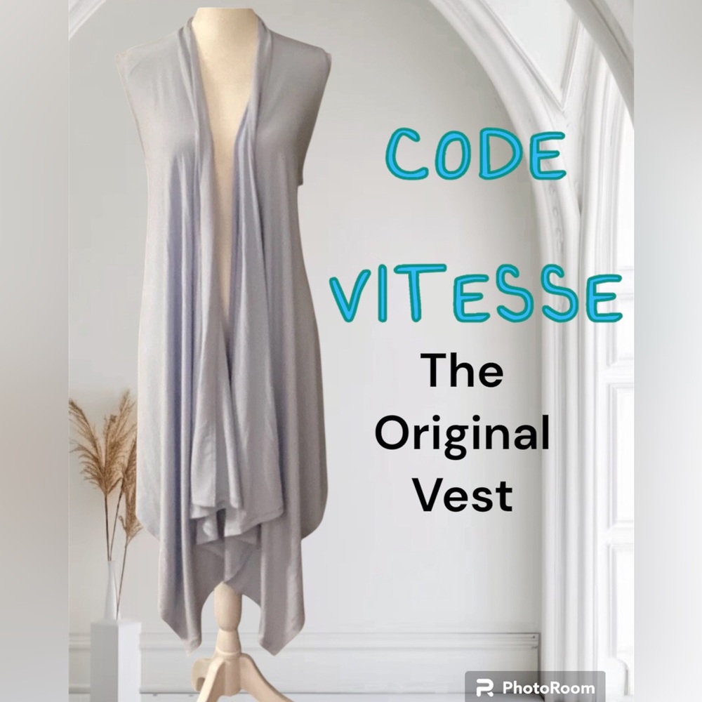 Code Vitesse Vest Open Front One Size Ice Blue Long Handkerchief Hem Belted $139